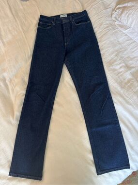 Agolde 90s Long Jeans in Blue. Dark wash straight leg. 99% cotton 1% elastane